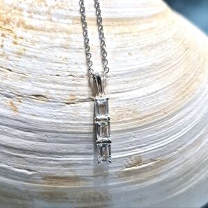 🔹️Sterling Silver Emerald Cut Topaz Pendant w/Chain